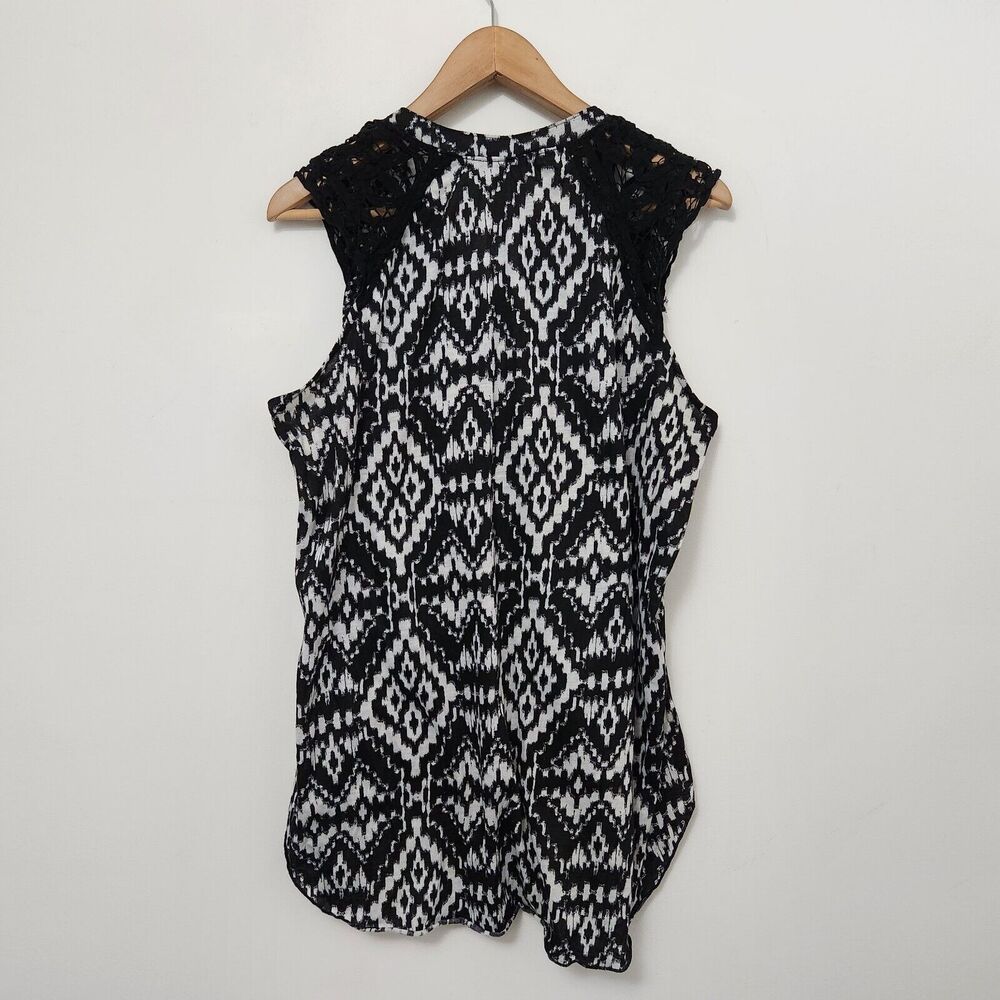 FRENCH LAUNDRY Women's Black Crochet Shoulders Sleeveless Blouse Top Size 2X - Picture 5 of 7